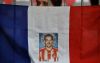 A-fan-holds-a-French-flag-001.jpg